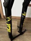 Vidlice Fox FOX RHYTM Float 32 Fit Grip Remote-zdvih 100mm, 15x110mm Boost, Tapered