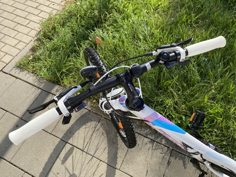 27.5" dívčí horské kolo Superior Modo 807 rám S 16"