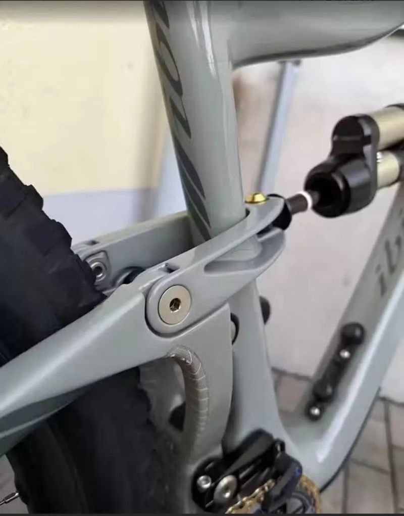 Rám Ibis Ripmo V2, tlumič Intend Hoover, velikost L - Top Stav!