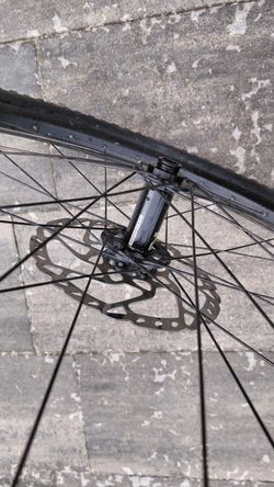 Přední kolo 27,5" karbon 