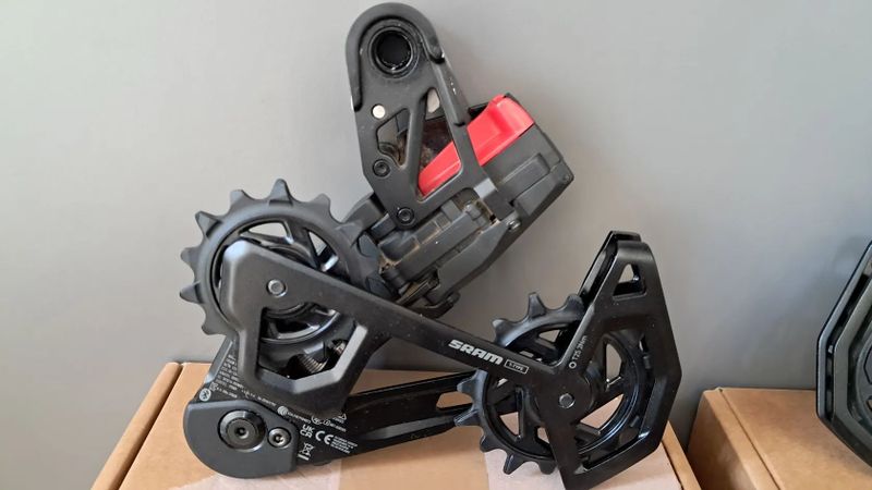 SRAM X0 a GX Transmission AXS Eagle 12s T-Type
