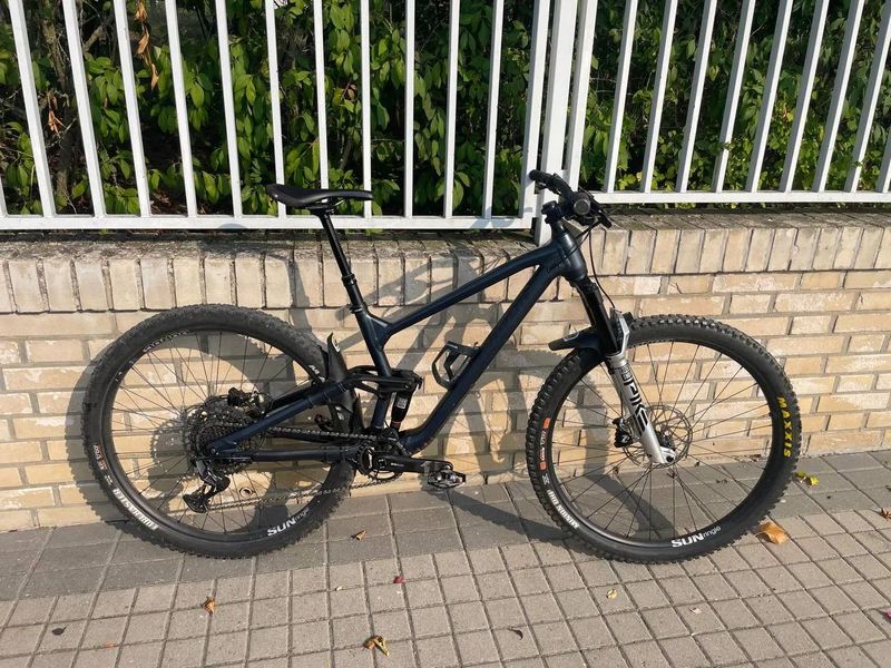 Radon Skeen Trail AL 8.0 18"