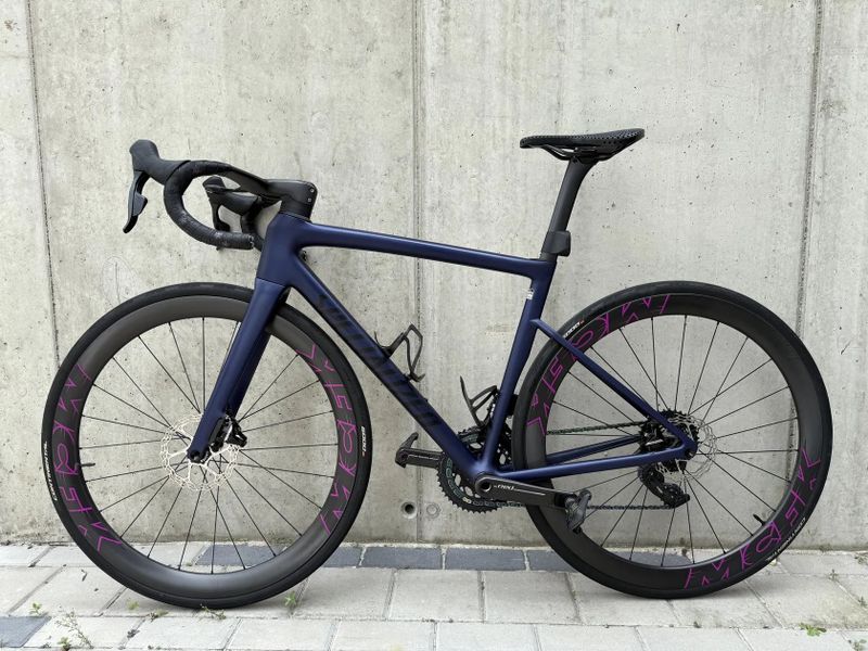Specialized Tarmac SL8 Custom, MCFK kola, dual wattmetr, rainbow, váha 6,99 Kg, vel. 54
