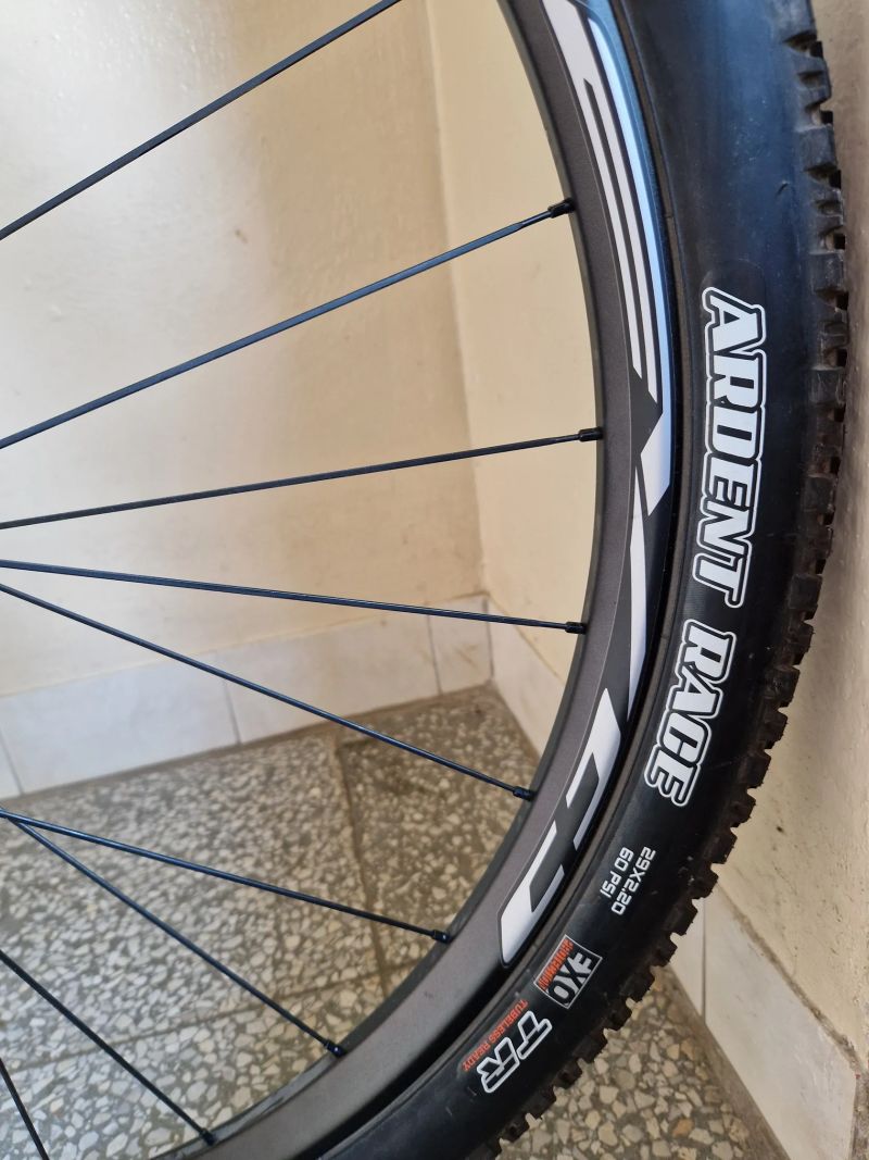 LEHKÉ eMTB BH iLynx Race Carbon LT 7.7.