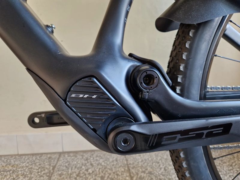 LEHKÉ eMTB BH iLynx Race Carbon LT 7.7.