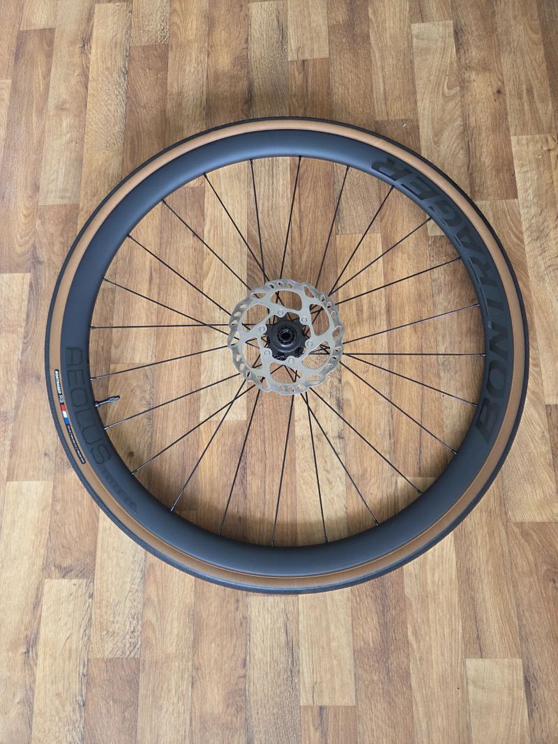 Prodám silniční karbonová kola Bontrager Aeolus Elite 35 TLR
