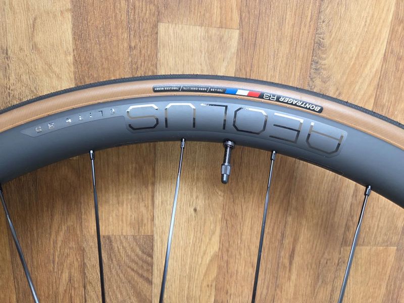 Prodám silniční karbonová kola Bontrager Aeolus Elite 35 TLR