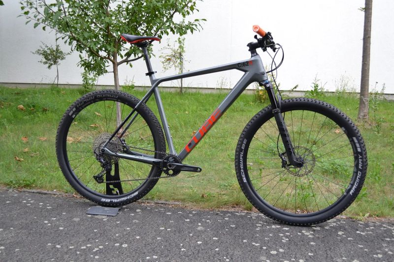 Cube Reaction C62 Race Carbon (23") 10,5 kg Top Stav