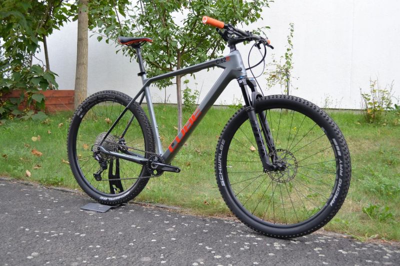 Cube Reaction C62 Race Carbon (23") 10,5 kg Top Stav