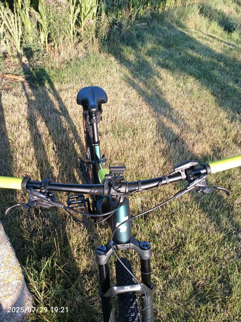 Prodám Cube Reaction Hybrid SLX 750