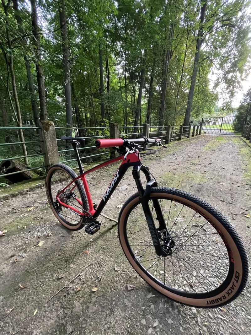 THRUST 29” Carbon 