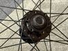 Přední a zadní pletené kolo Flow ZTR s pneu Maxxis a SRAM kazeta