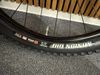 Přední a zadní pletené kolo Flow ZTR s pneu Maxxis a SRAM kazeta