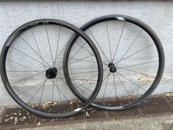 Zapletena kola Giant SLR 1, 30mm, ořech Shimano