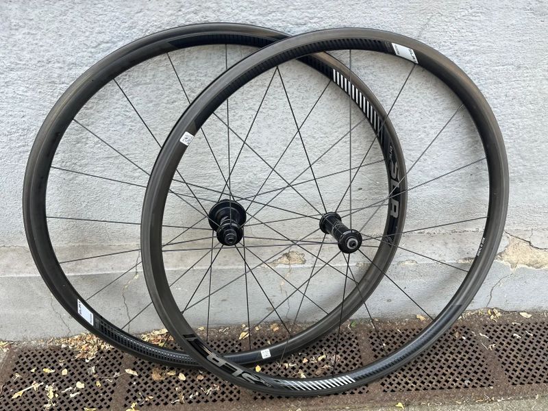 Zapletena kola Giant SLR 1, 30mm, ořech Shimano