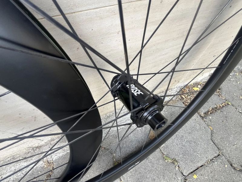Zapletena kola Rose RC Sixty disk, ořech Shimano, 100/142x12, centerlock