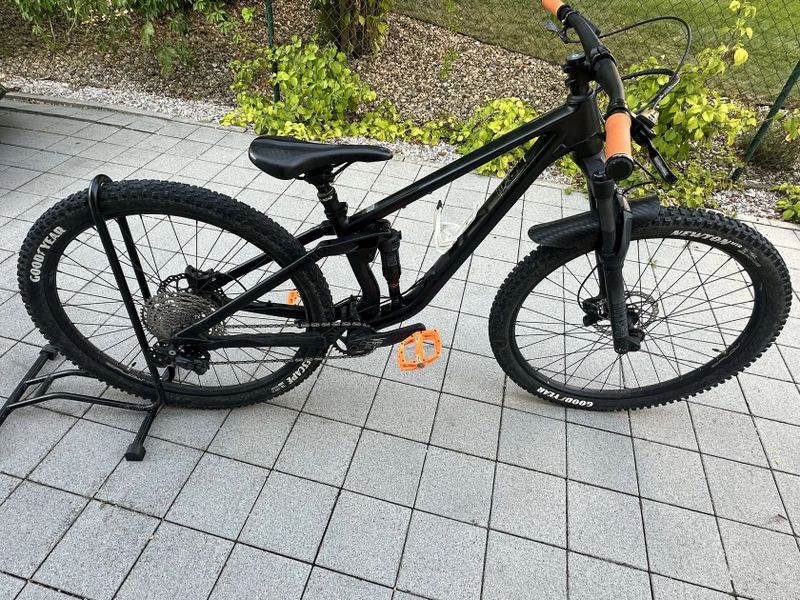 Norco Fluid FS4 (A4) - velikost S (na výšku 155-165 cm) PERFEKTNÍ STAV!