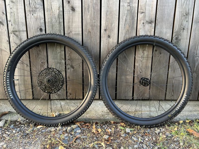 Komplet kola Specialized + kazeta Sram 12 speed