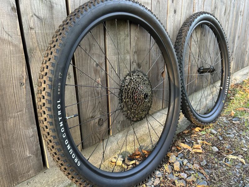 Komplet kola Specialized + kazeta Sram 12 speed