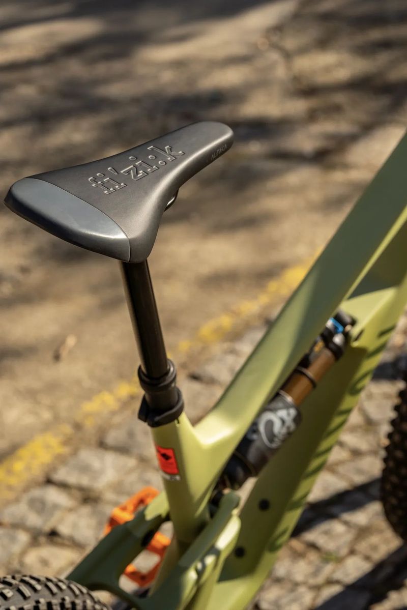 Prodám enduro kolo Canyon Torque 29 CF 9 XL, top stav, nový rám!