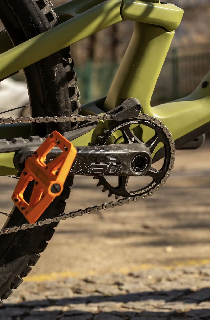 Prodám enduro kolo Canyon Torque 29 CF 9 XL, top stav, nový rám!