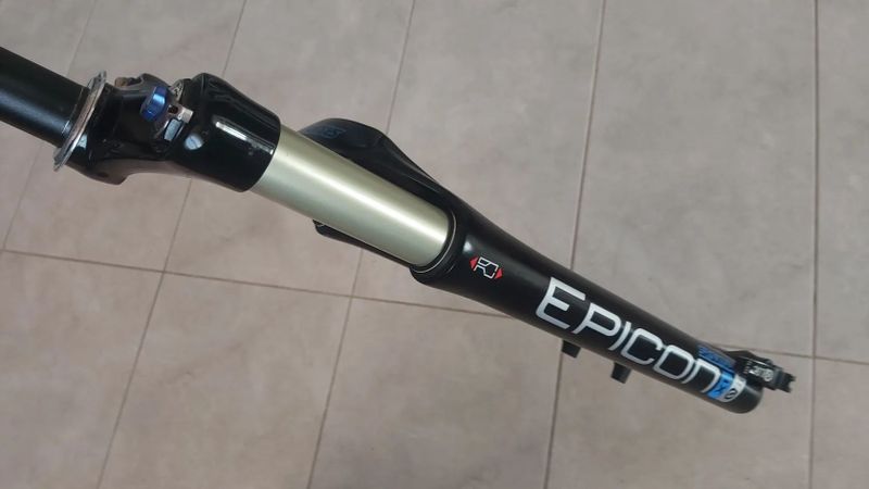 SR Suntour Epicon X1 - 1700g