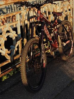 !!SPĚCHÁ!! Kvalitní freeride kolo KONA
