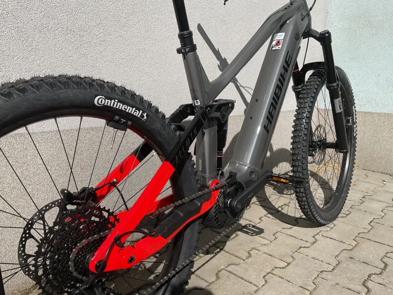 Nové elektrokolo Haibike ALLMTN 4 i800 Wh — motor BOSCH 5.gen velikost L