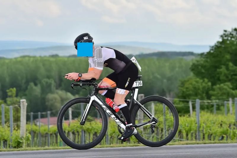 Karbonové triatlonové kolo Felt B16 vel. 54, s karbonovými koly