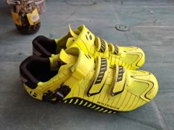 Prodám zachovalé silniční tretry Bontrager RL ROAD YELLOW velikost 40. 