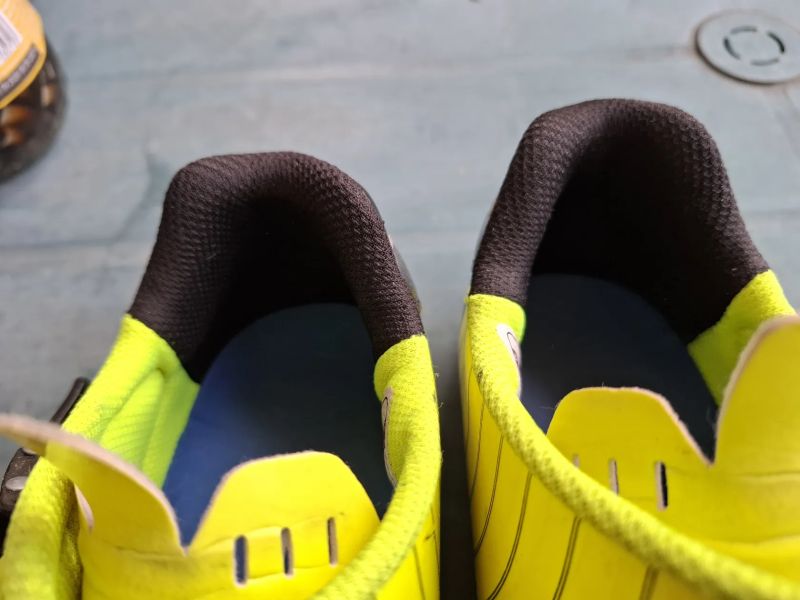 Prodám zachovalé silniční tretry Bontrager RL ROAD YELLOW velikost 40. 
