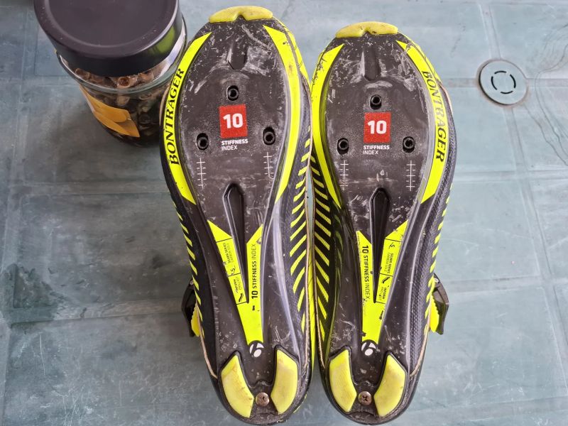 Prodám zachovalé silniční tretry Bontrager RL ROAD YELLOW velikost 40. 