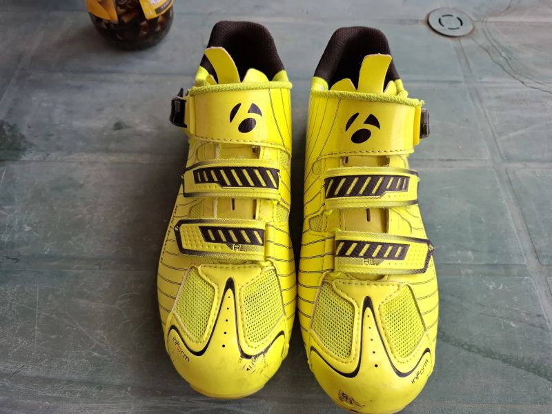 Prodám zachovalé silniční tretry Bontrager RL ROAD YELLOW velikost 40. 
