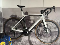 Trek Madone SL 6 Gen 8 vel. M/L