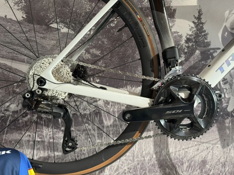 Trek Madone SL 6 Gen 8 vel. M/L