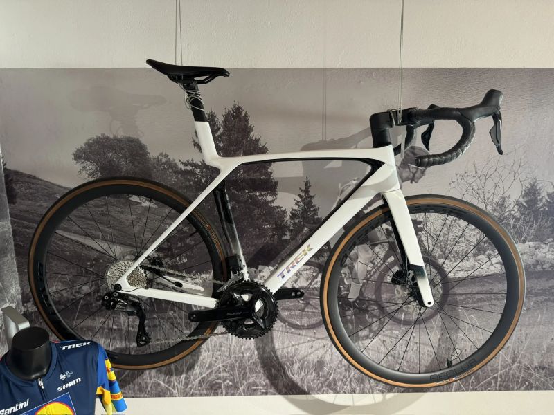 Trek Madone SL 6 Gen 8 vel. M/L