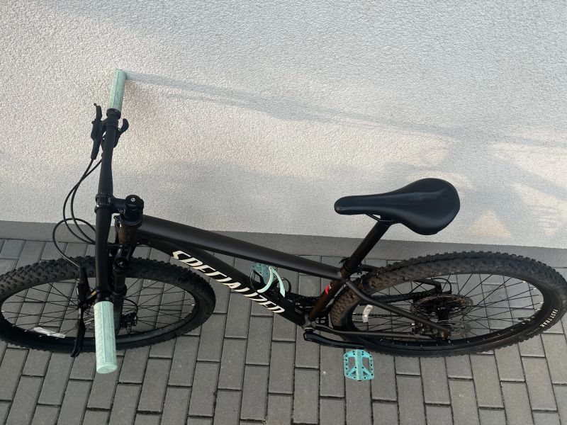 Specialized Rockhopper Elite 2022 velikost M-málo jetý / perfektní stav