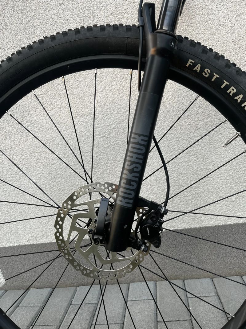 Specialized Rockhopper Elite 2022 velikost M-málo jetý / perfektní stav