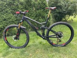 Karbonové celoodpružené kolo Cube Stereo 120 HPC SLT