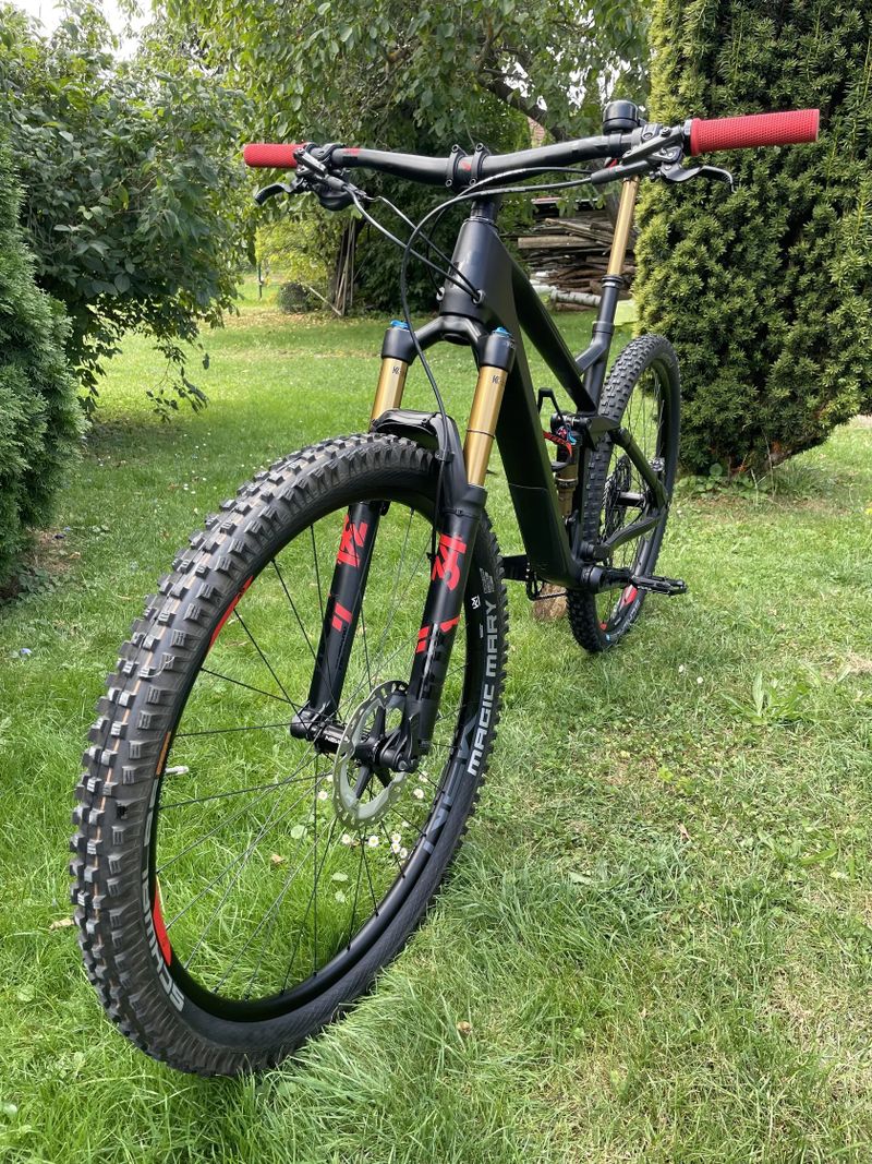 Karbonové celoodpružené kolo Cube Stereo 120 HPC SLT