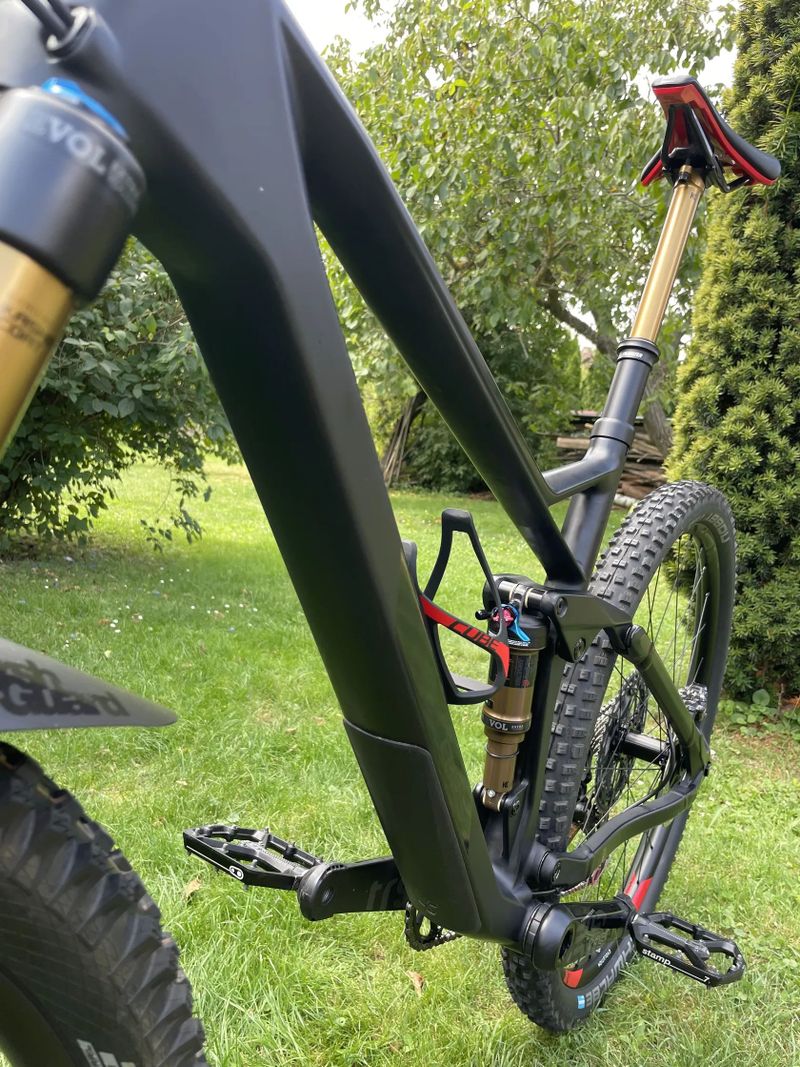Karbonové celoodpružené kolo Cube Stereo 120 HPC SLT