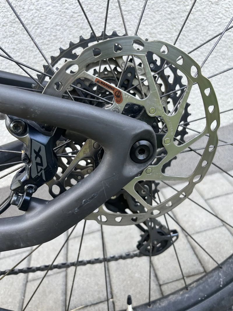 Specialized Stumpjumper 2023 Comp Carbon S5 (178 – 193 cm ) – málo jetý / perfektní stav