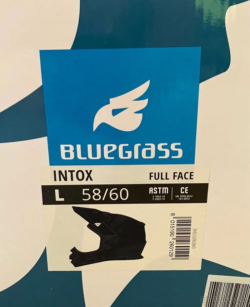 Integrální přilba BLUEGRASS