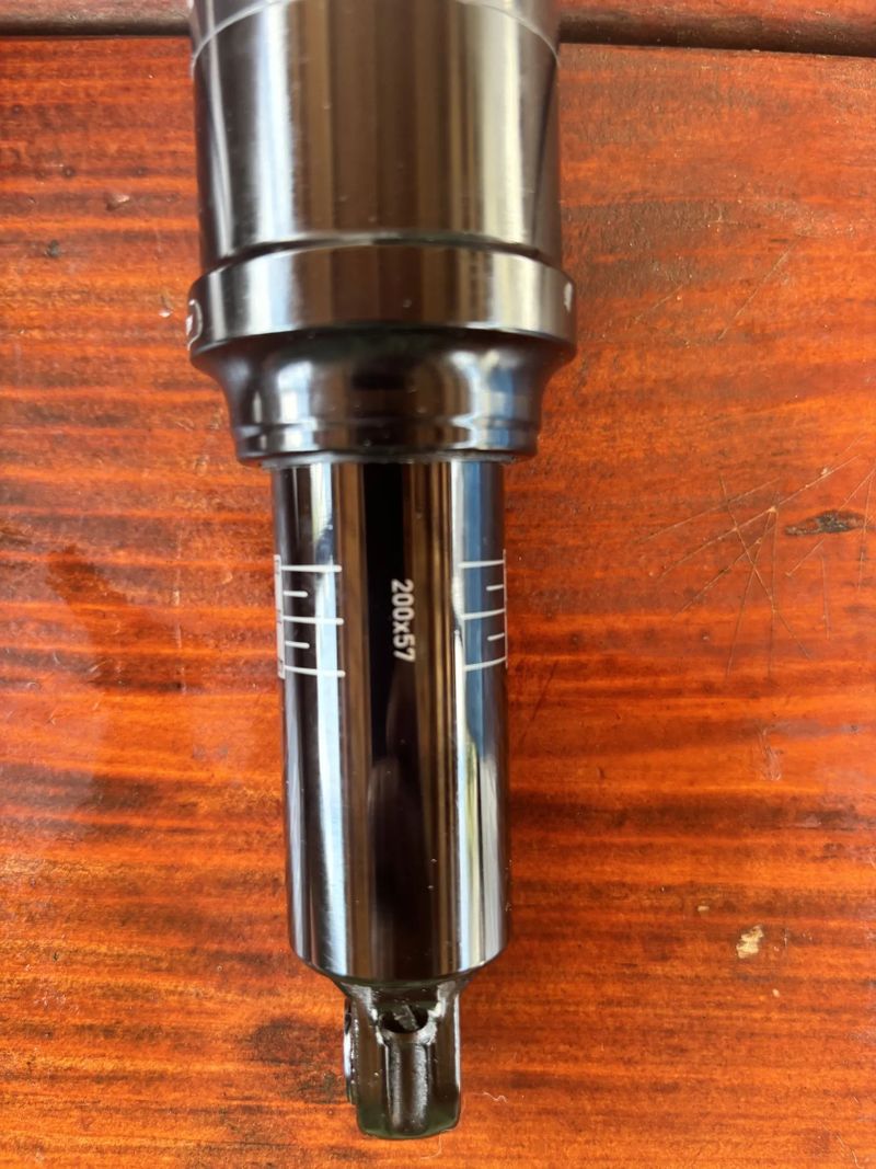 Prodám použity tlumič 200x57
