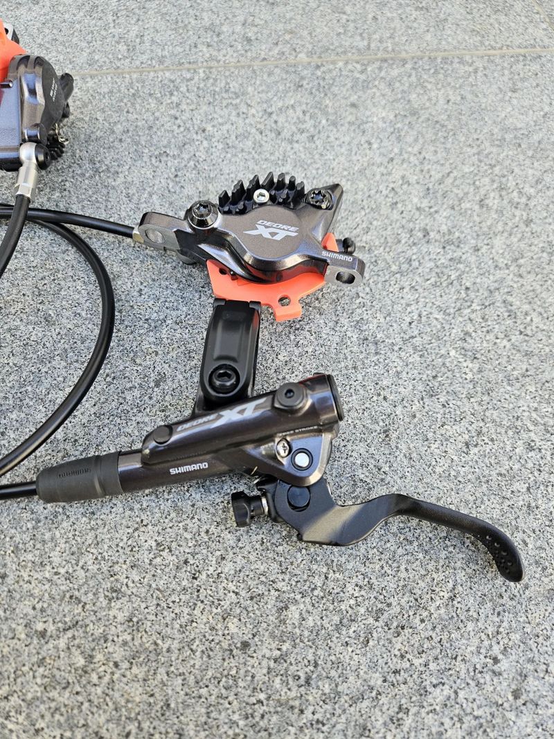 Prodam brzdy Shimano XT BR-M8100 s chladicem