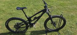 Karbonový full Diamondback Mission – 180/160 mm, SRAM