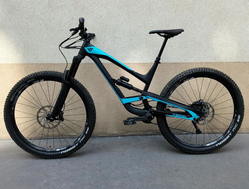 YT Capra AL 29, vel L/XL, zdvihy 160/160 mm