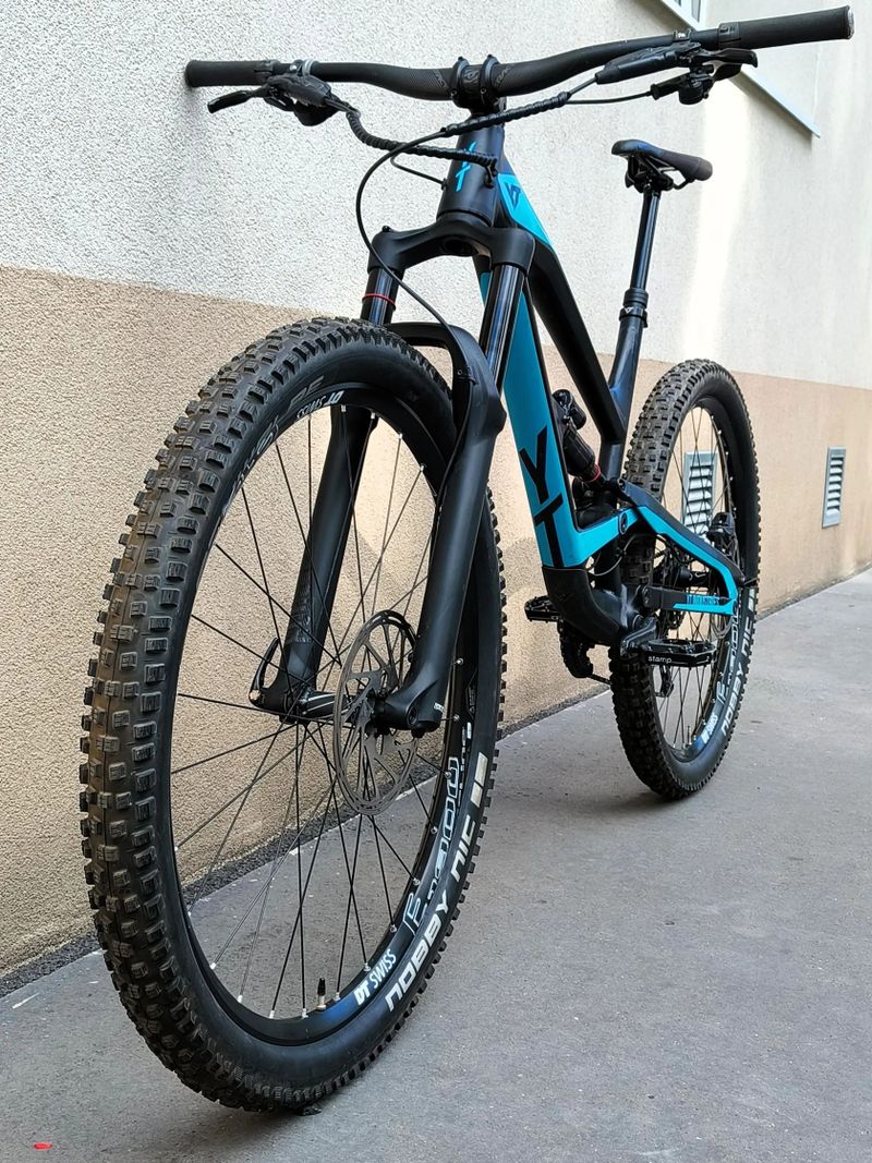 YT Capra AL 29, vel L/XL, zdvihy 160/160 mm