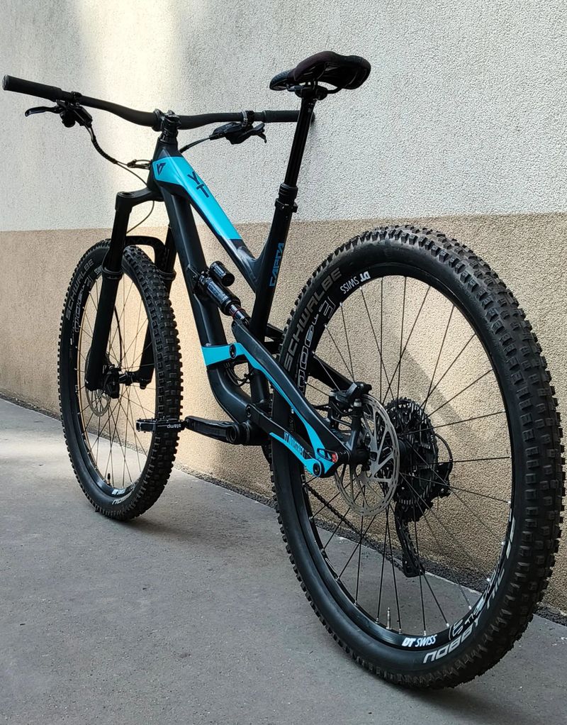 YT Capra AL 29, vel L/XL, zdvihy 160/160 mm