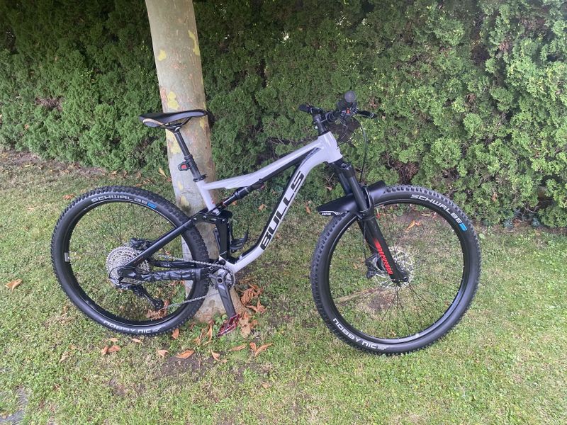 Zanovní kolo trail rok ježdění nové stálo 80 000 Kč 